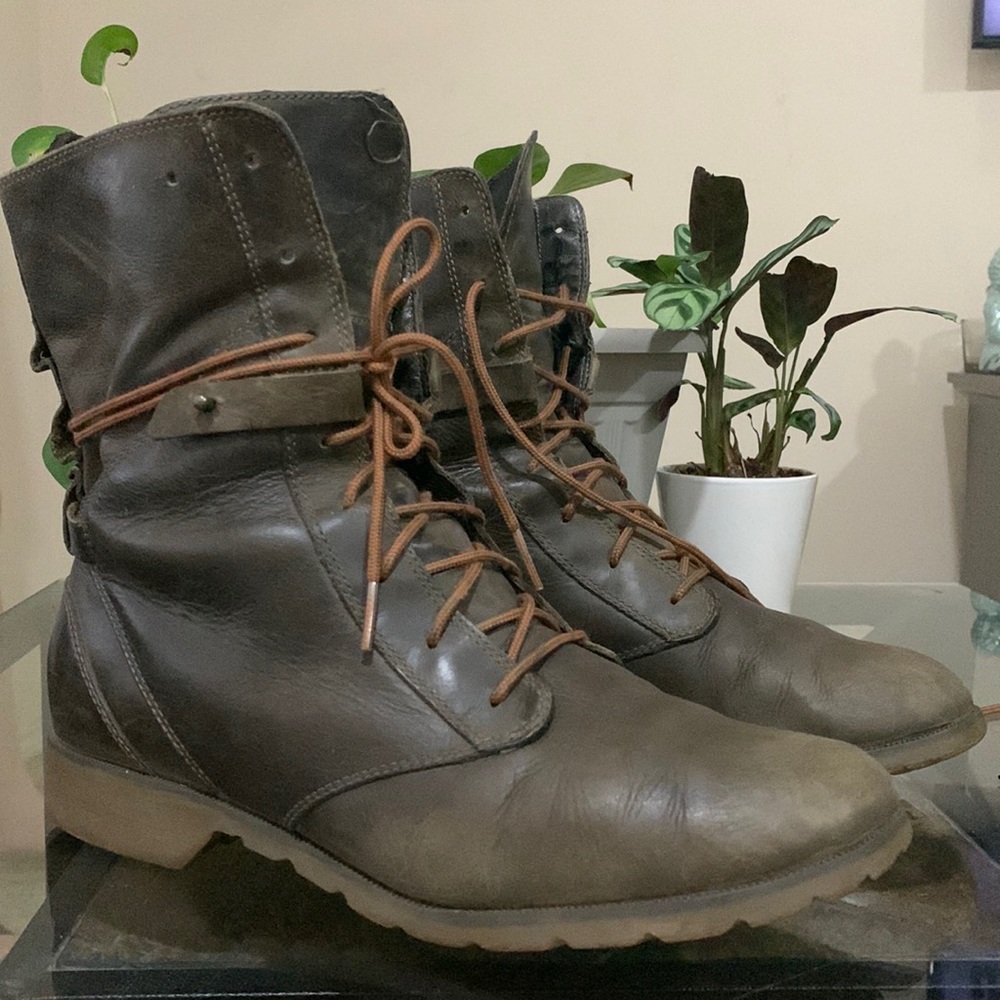 TEVA DeLaVina Fold-Over Lace Up Boots